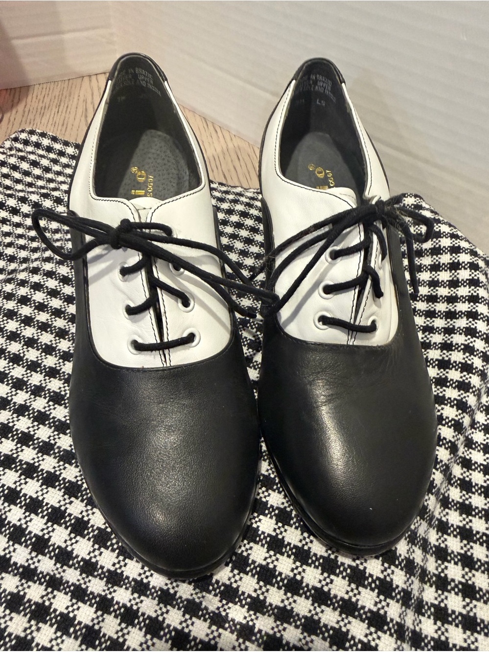 Capizeo Dance Shoes New 1.25” Leather Sole Oxford 7M Women’s